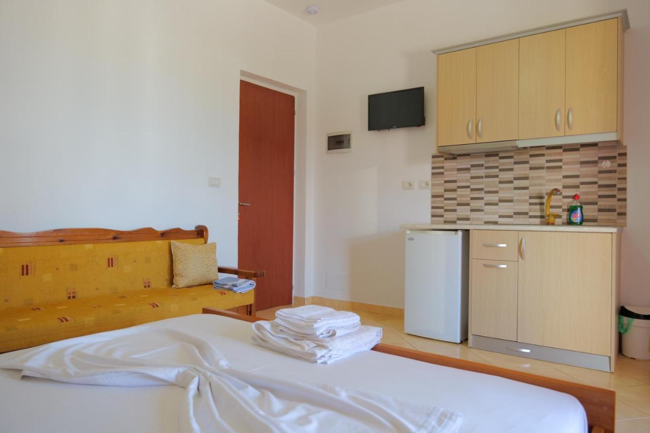 Pellumb Apartments Ksamil Exteriör bild